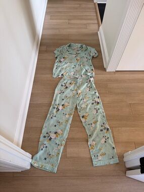 Nordstrom Lingerie Mint Green Floral Pajama Set with Yellow Accents